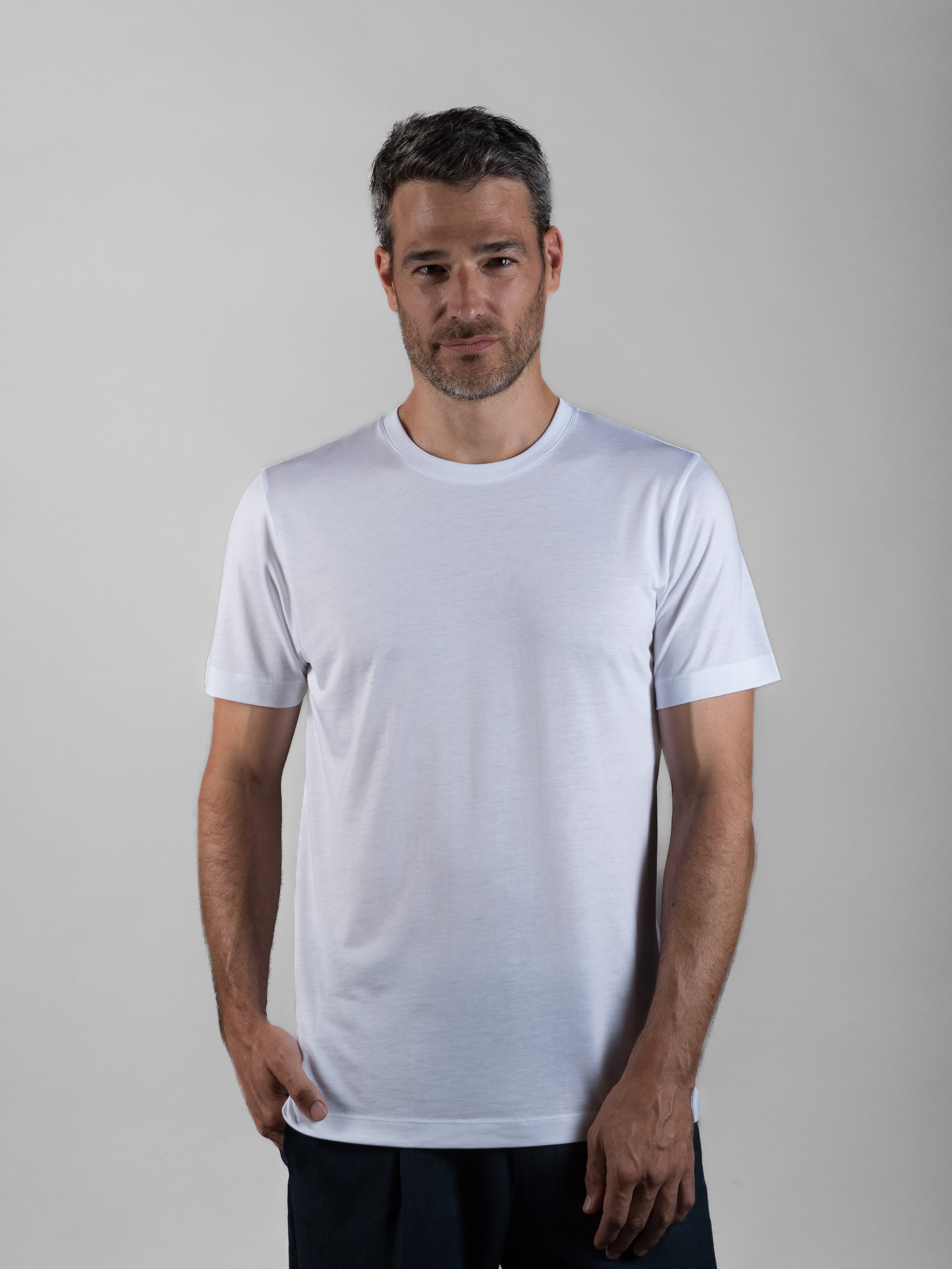 • COTTON & LYOCELL ROUND NECK T-SHIRT •