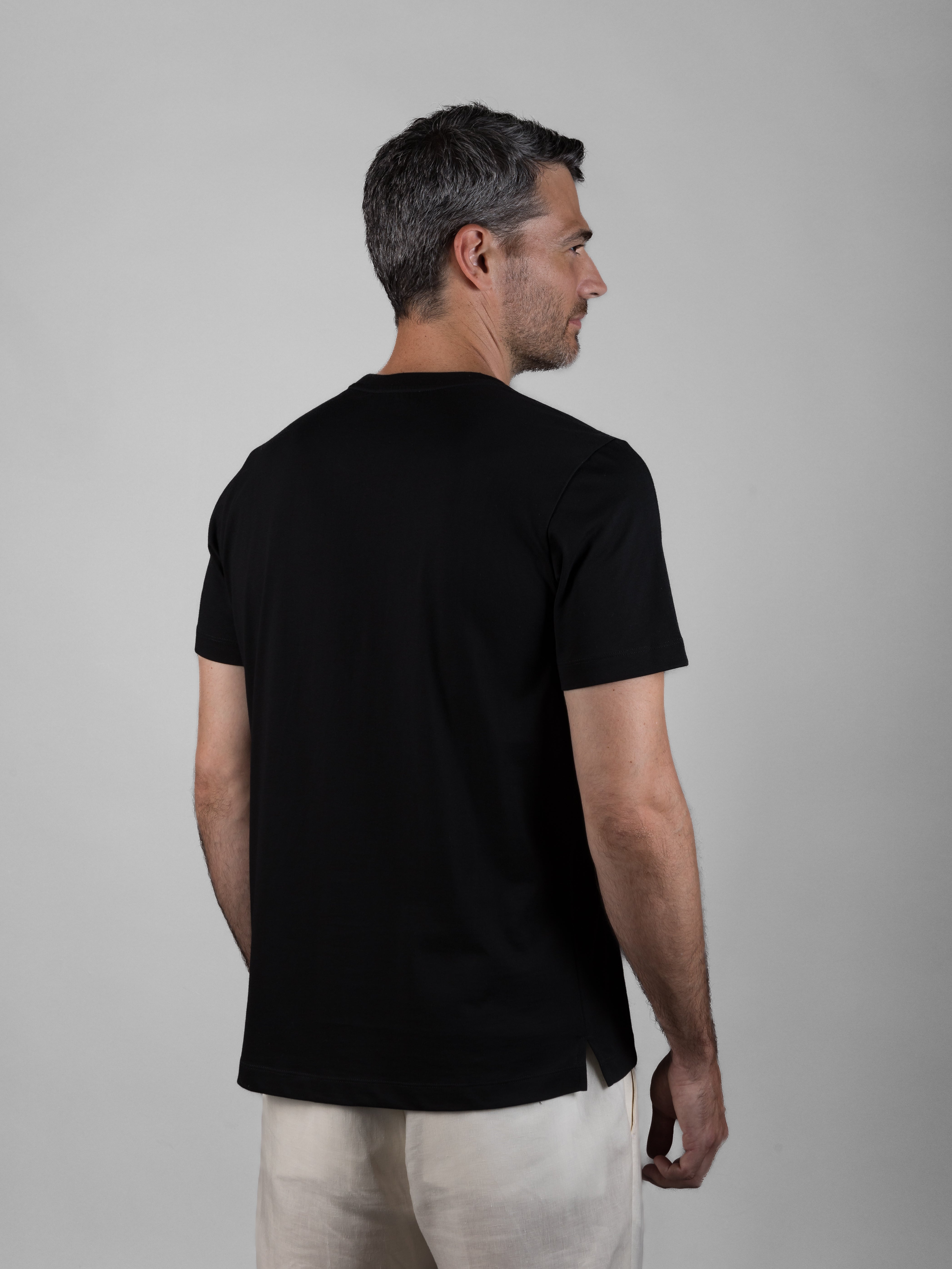 • SUPIMA® COTTON ROUND NECK T-SHIRT •