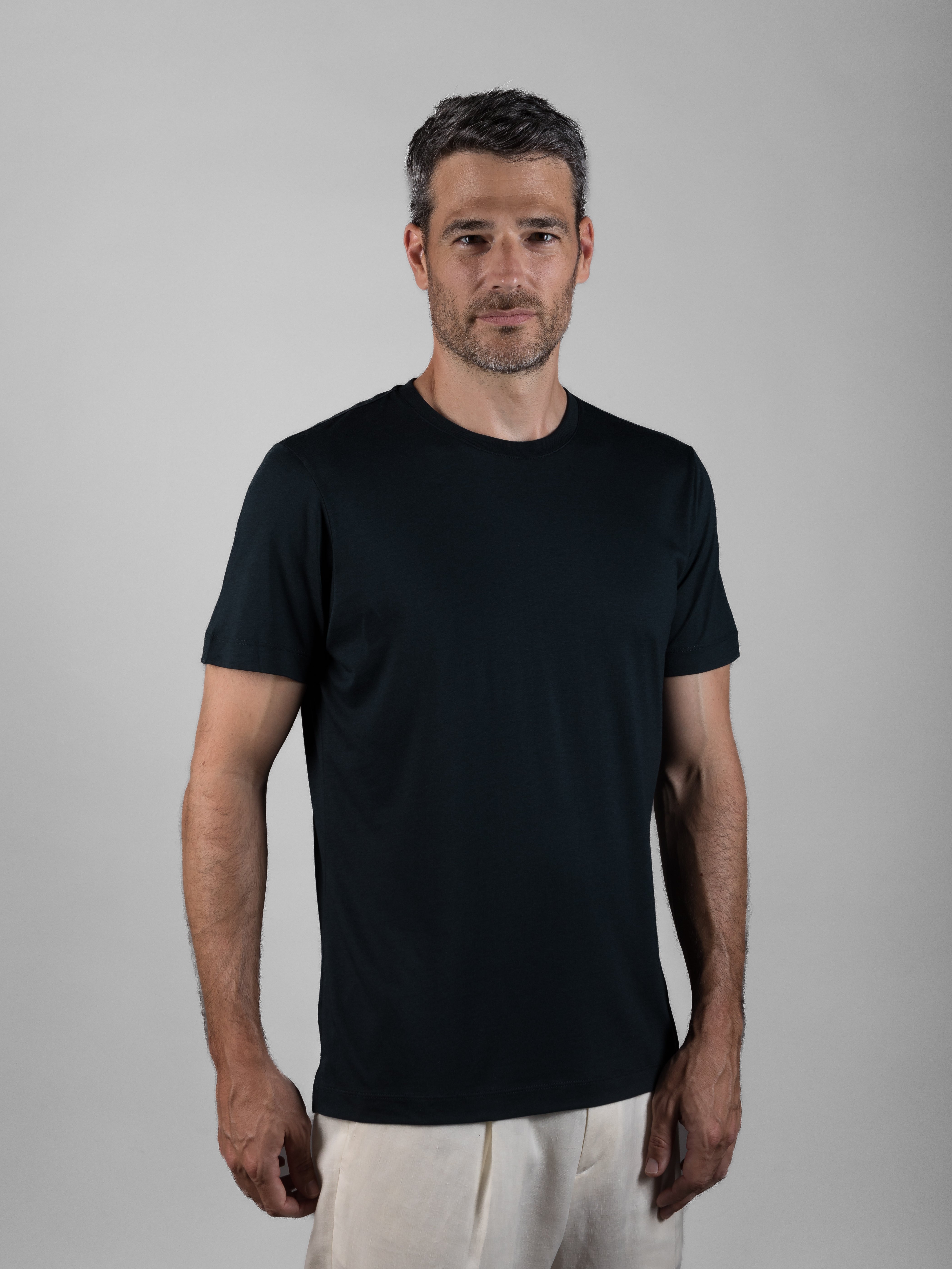 • COTTON & LYOCELL ROUND NECK T-SHIRT •